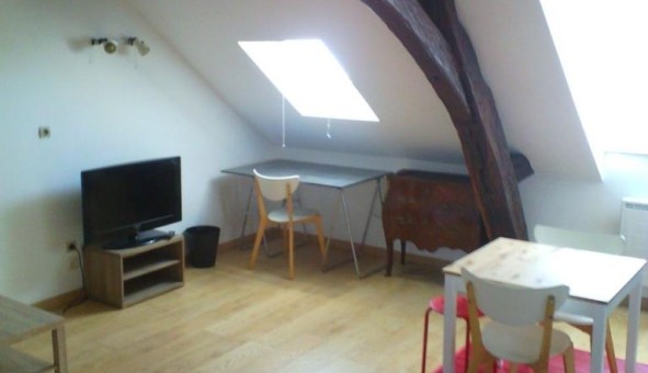 Logement tudiant Location Studio Vide Tours (37000)