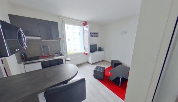 Logement tudiant Location Studio Vide Tours (37000)