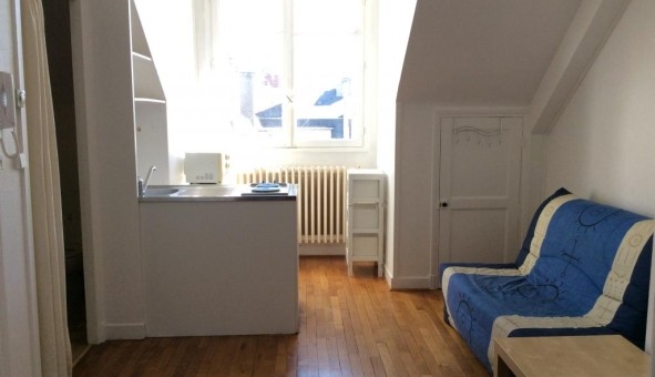 Logement tudiant Location Studio Vide Tours (37000)
