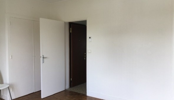 Logement tudiant Location Studio Vide Tours (37000)
