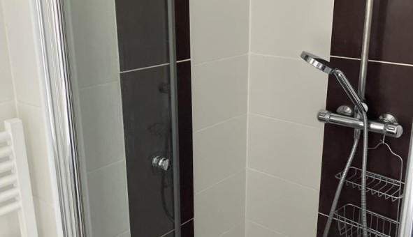 Logement tudiant Location Studio Vide Tours (37000)