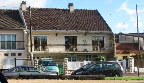 Logement étudiant Location Studio Vide Tremblay en France (93290)
