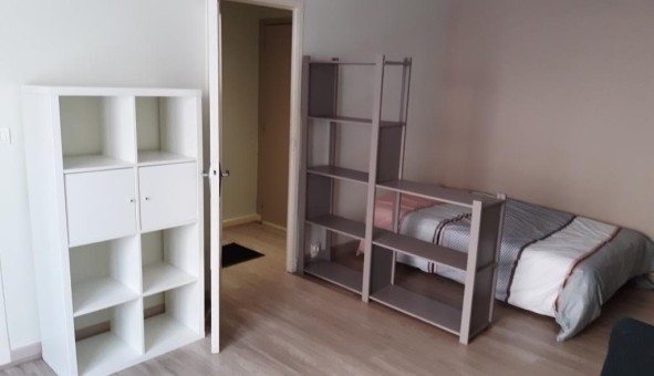 Logement tudiant Location Studio Vide Troyes (10000)