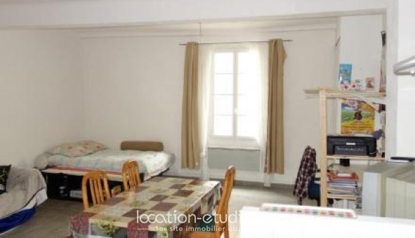 Logement tudiant Studio à Uzs (30700)