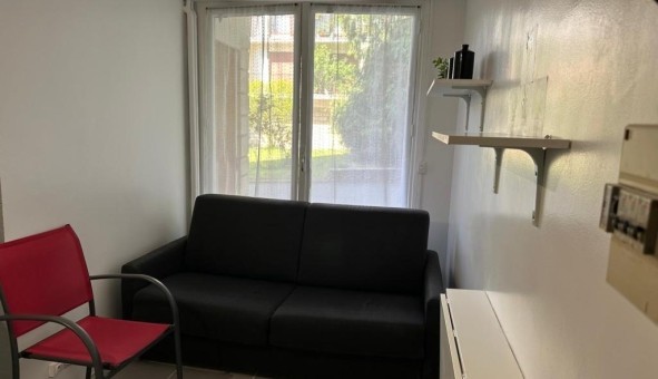 Logement tudiant Location Studio Vide Vaucresson (92420)