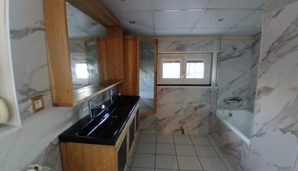 Logement tudiant Location Studio Vide Vaulx en Velin (69120)