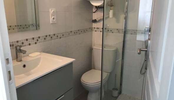 Logement �tudiant Studio &agrave; Vaulx en Velin (69120)