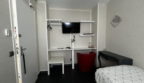 Logement �tudiant Studio &agrave; Vaulx en Velin (69120)