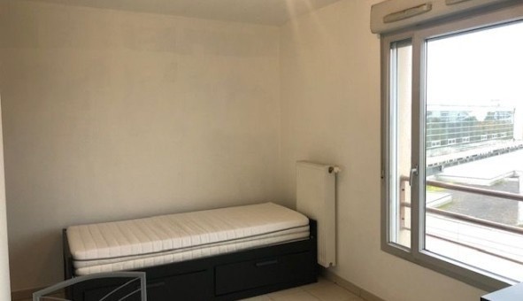 Logement �tudiant Studio &agrave; Vaulx en Velin (69120)