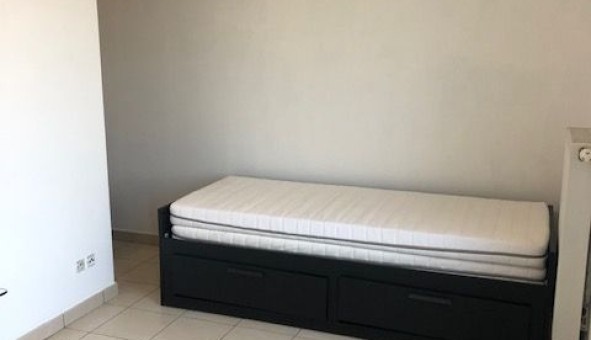 Logement �tudiant Studio &agrave; Vaulx en Velin (69120)