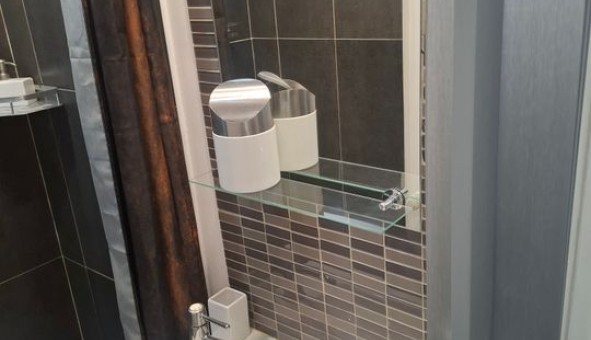 Logement �tudiant Studio &agrave; Vaulx en Velin (69120)