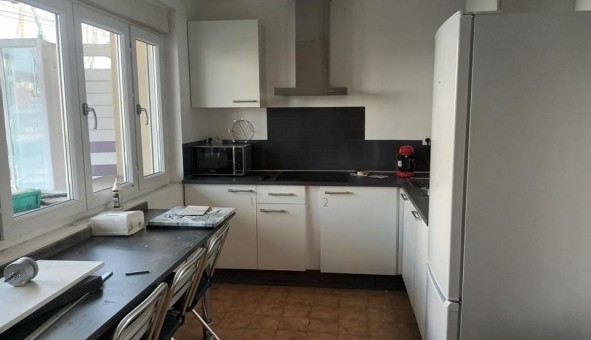 Logement �tudiant Studio &agrave; Vaulx en Velin (69120)