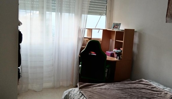 Logement tudiant Location Studio Vide Vlizy Villacoublay (78140)