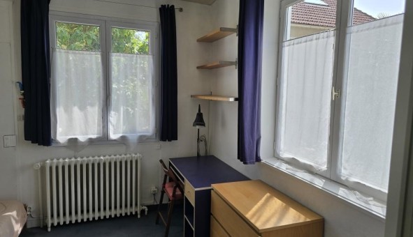 Logement tudiant Studio à Vlizy Villacoublay (78140)