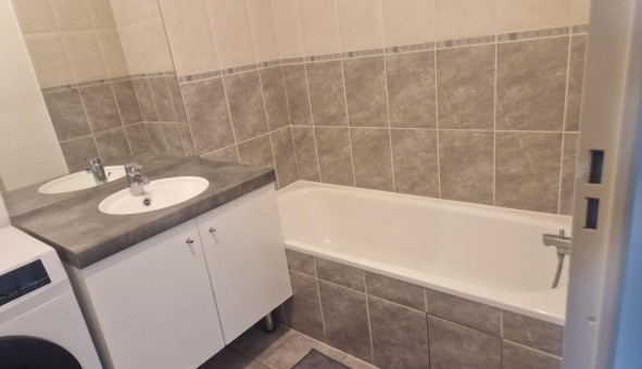 Logement tudiant Studio à Vnissieux (69200)