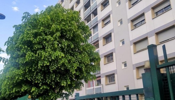 Logement tudiant Studio à Vnissieux (69200)