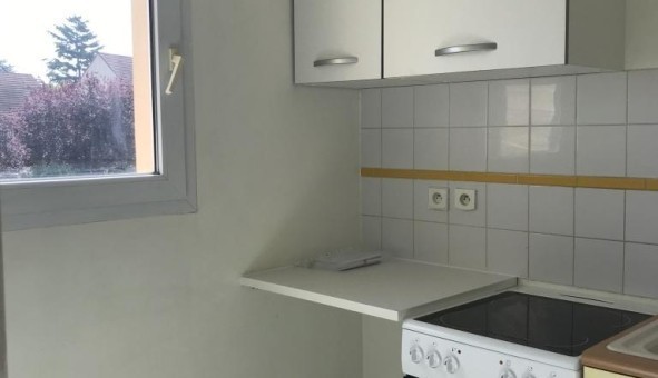 Logement tudiant Studio à Verneuil sur Seine (78480)