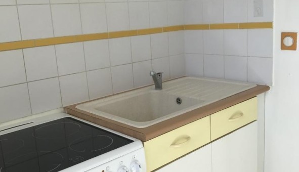 Logement tudiant Studio à Verneuil sur Seine (78480)