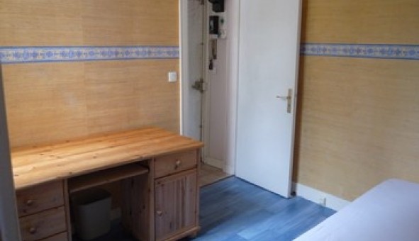 Logement étudiant Location Studio Vide Versailles (78000)