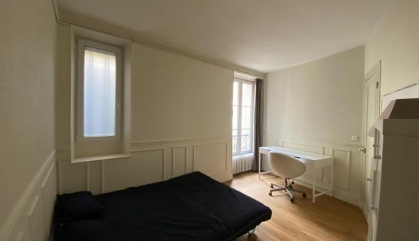 Logement étudiant Location Studio Vide Versailles (78000)