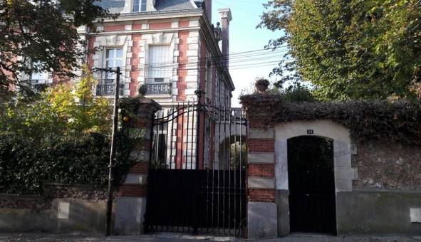 Logement tudiant Location Studio Vide Versailles (78000)