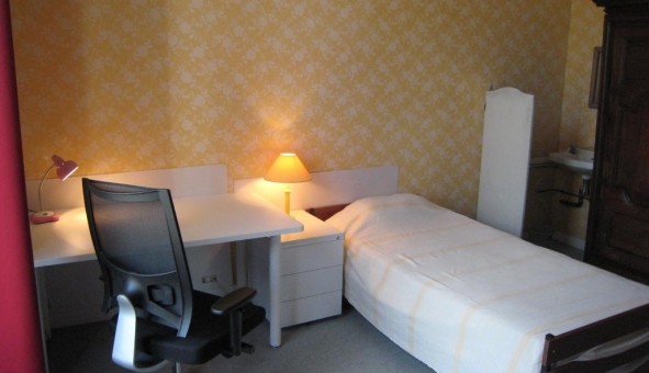 Logement tudiant Location Studio Vide Versailles (78000)