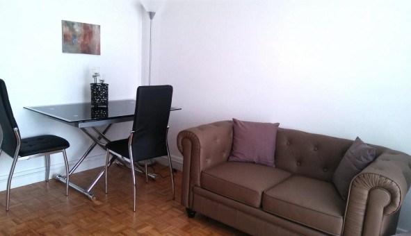 Logement tudiant Location Studio Vide Versailles (78000)
