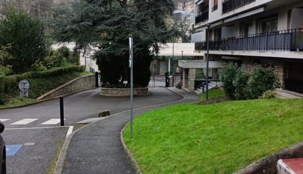 Logement tudiant Studio à Ville d'Avray (92410)