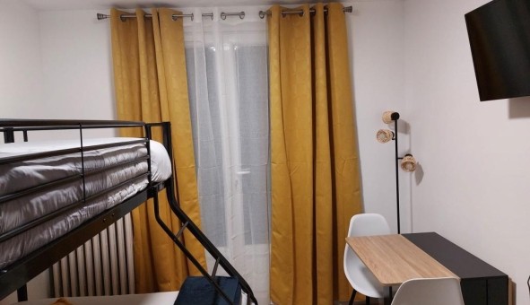 Logement tudiant Location Studio Vide Ville d'Avray (92410)