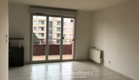 Logement tudiant Studio à Villefranche sur Sane (69400)