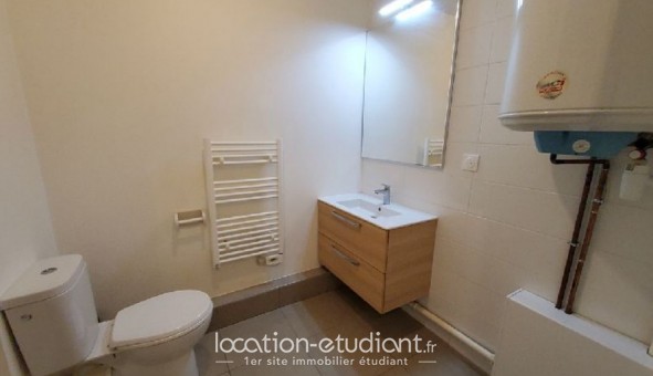 Logement tudiant Studio à Villefranche sur Sane (69400)