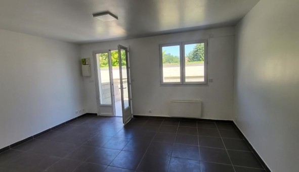 Logement tudiant Location Studio Vide Villeneuve le Roi (94290)