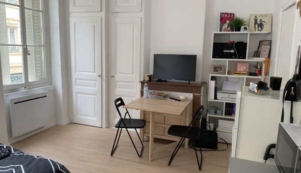 Logement tudiant Location Studio Vide Villeurbanne (69100)