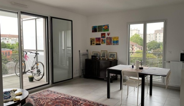Logement tudiant Location Studio Vide Villeurbanne (69100)
