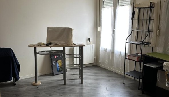 Logement tudiant Studio à Voisins le Bretonneux (78960)