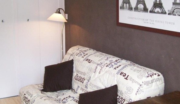 Logement tudiant Location Studio Vide Voisins le Bretonneux (78960)