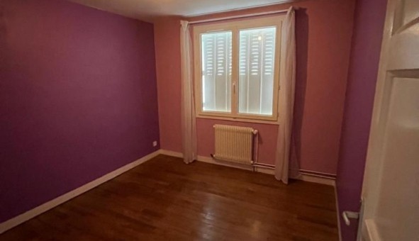 Logement tudiant T1 à Ambrires les Valles (53300)
