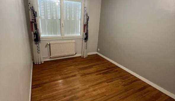 Logement tudiant T1 à Ambrires les Valles (53300)