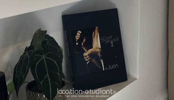 Logement étudiant Studio &agrave; Antibes (06160)