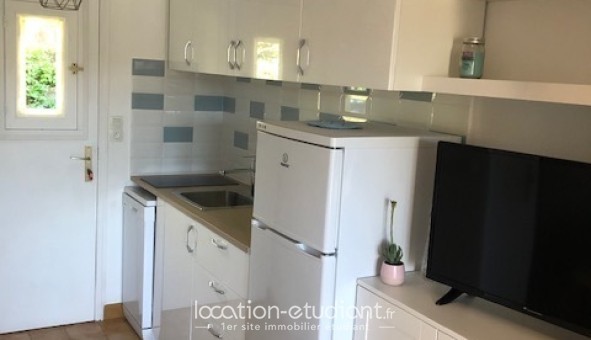 Logement étudiant Location Studio Meubl&eacute; Cavalaire sur Mer (83240)