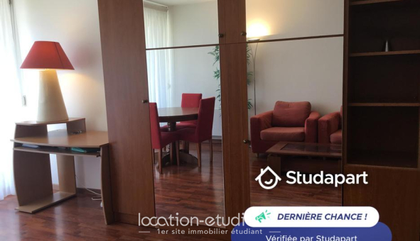 Logement étudiant Studio &agrave; Courbevoie (92400)