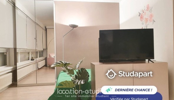 Logement étudiant Studio &agrave; Courbevoie (92400)