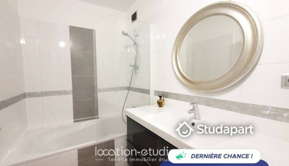 Logement étudiant Studio &agrave; Courbevoie (92400)