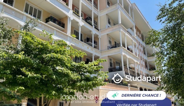 Logement étudiant Studio &agrave; Courbevoie (92400)