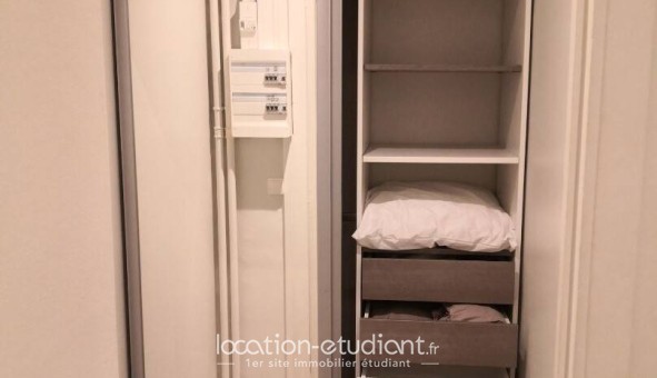 Logement étudiant Studio &agrave; Saint Cloud (92210)