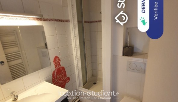 Logement étudiant Studio &agrave; Suresnes (92150)
