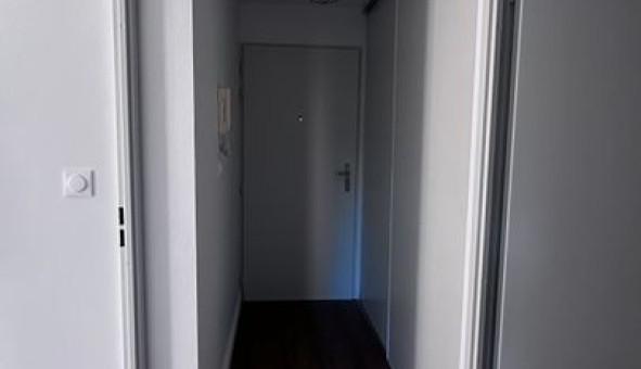 Logement �tudiant T2 &agrave; Ambar�s et Lagrave (33440)