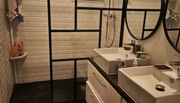 Logement �tudiant T2 &agrave; Ambonil (26800)