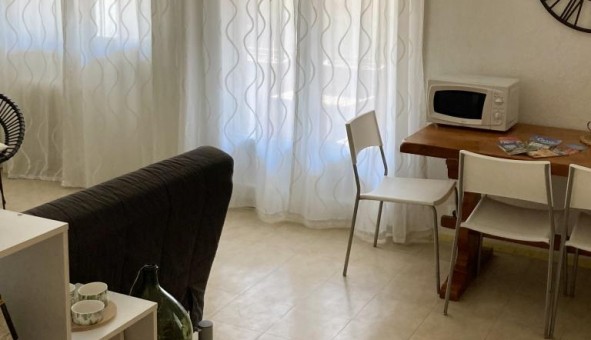 Logement étudiant Location T2 Vide Avignon (84000)