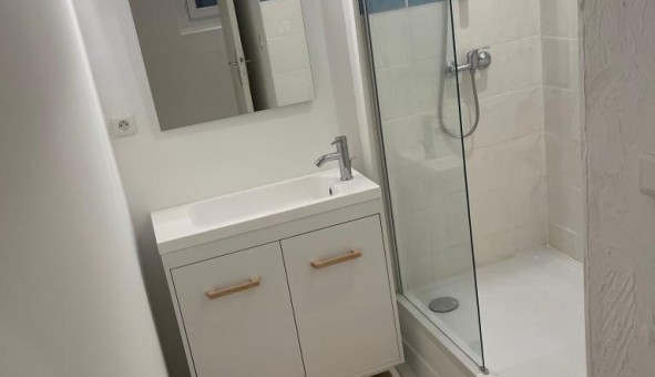 Logement �tudiant T2 &agrave; Bagnols sur C�ze (30200)